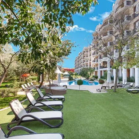 Stylish Apartment In Harmony Grand Resort Sunny Beach With Pool & Balcony Appart hôtel *