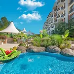 Ξενοδοχείο με διαμερίσματα Stylish Apartment In Harmony Grand Resort Sunny Beach With Pool & Balcony Σάνι Μπιτς