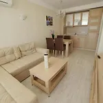 Ξενοδοχείο με διαμερίσματα Stylish Apartment In Harmony Grand Resort Sunny Beach With Pool & Balcony *